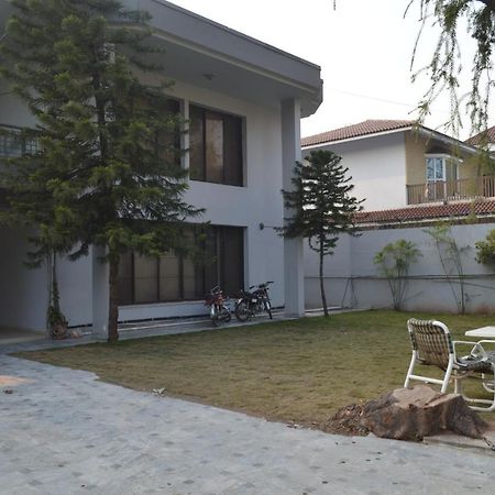 Royal Manor F-10 Islamabad Exterior photo