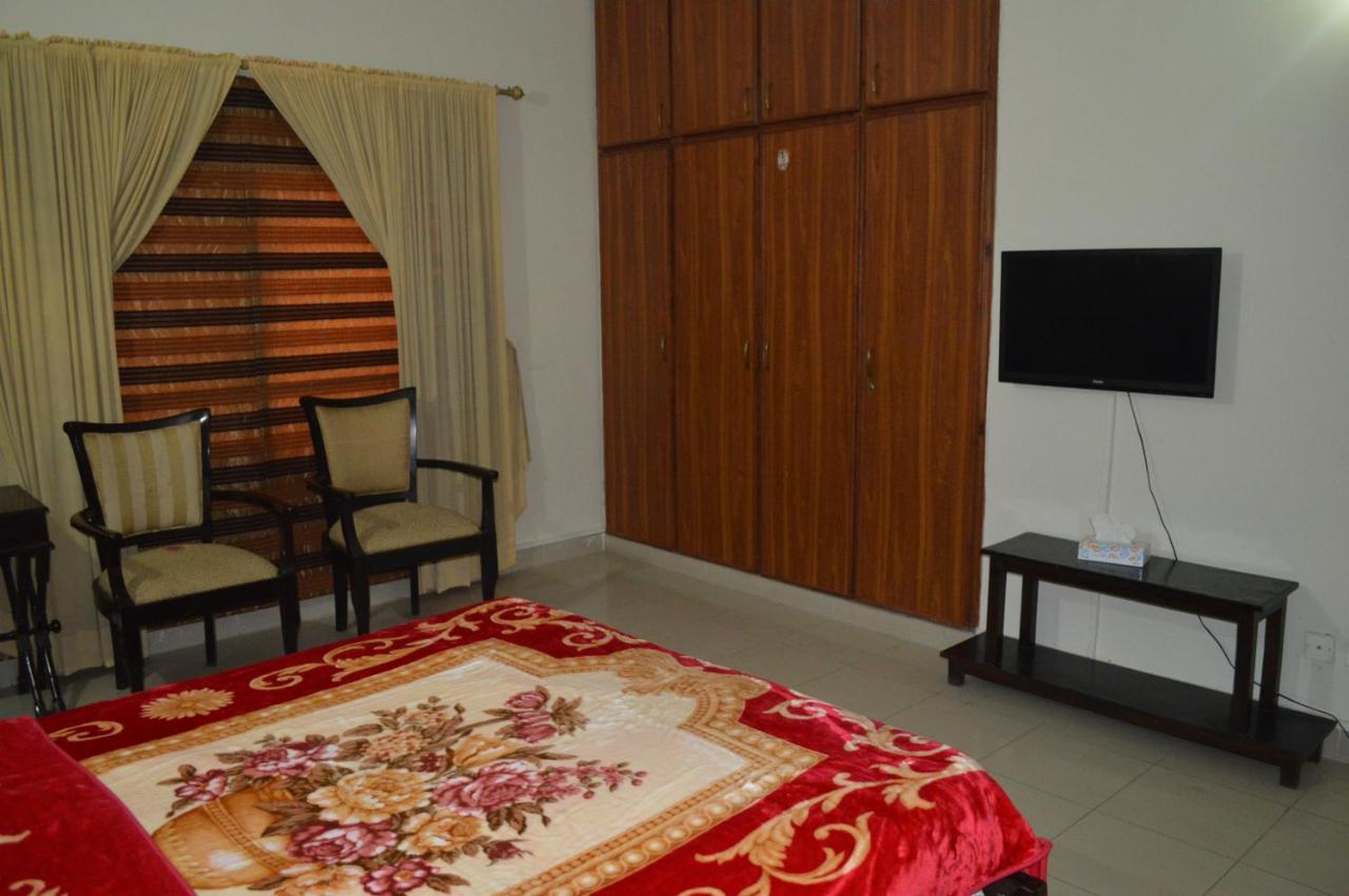 Royal Manor F-10 Islamabad Exterior photo